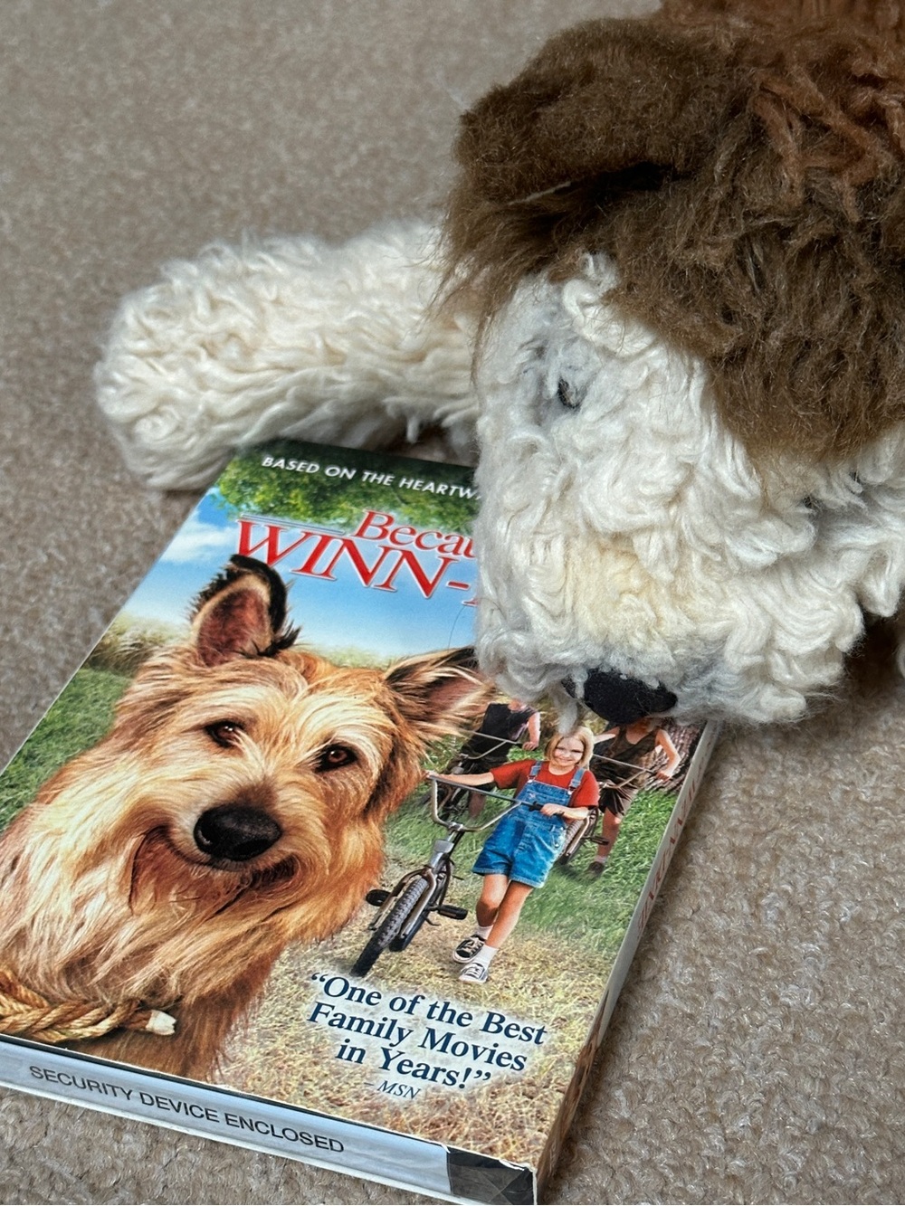 Because of Winn Dixie kids plush stuffed animal + NEW DVD gift movie collectible